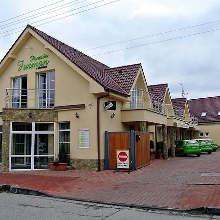 Penzion Furman U Hoffera Vráble Buitenkant foto