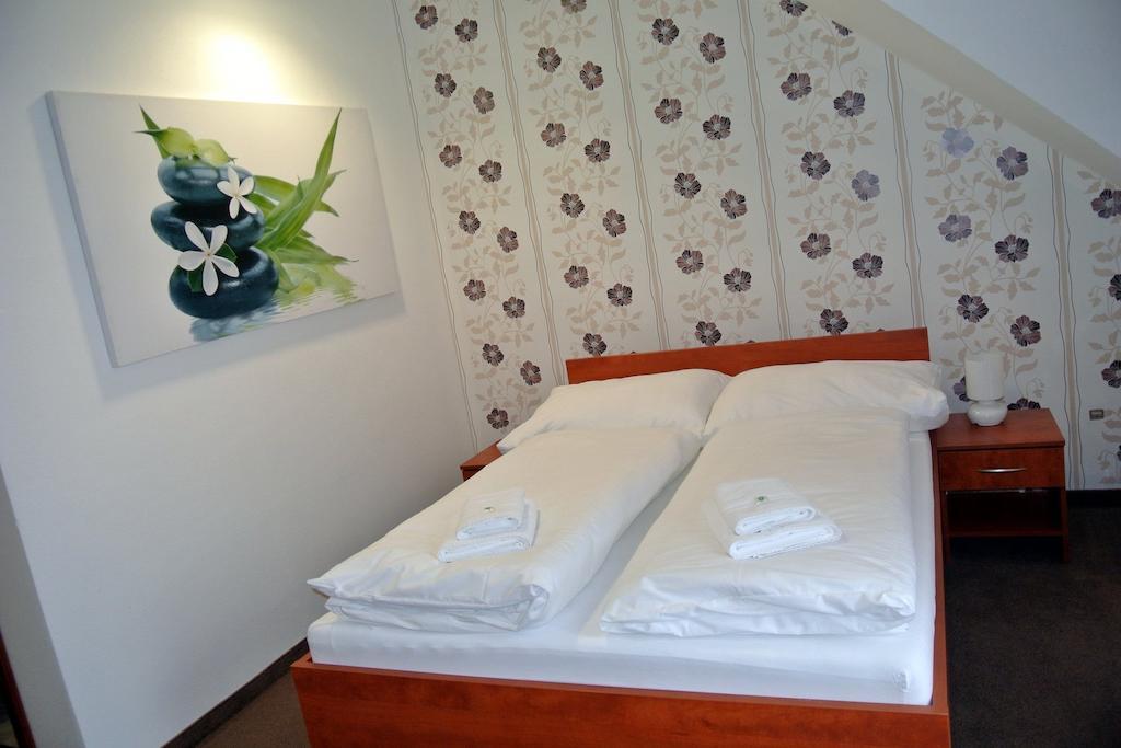 Penzion Furman U Hoffera Vráble Kamer foto