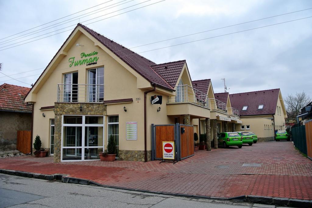 Penzion Furman U Hoffera Vráble Buitenkant foto